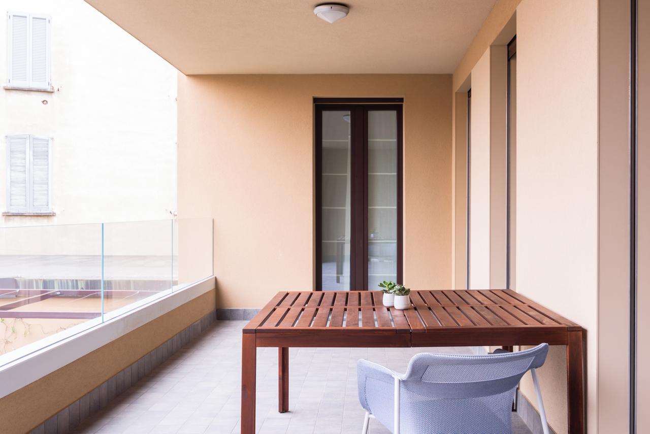 Altido Lovely 1-Bed Flat With Balcony & Free Parking Милано Екстериор снимка